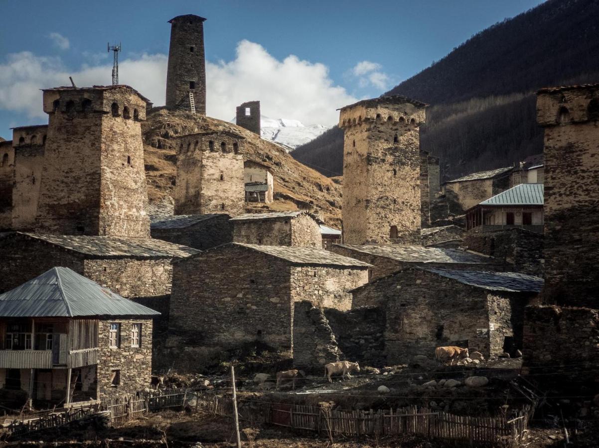 Old House Hotel Ushguli Exterior foto